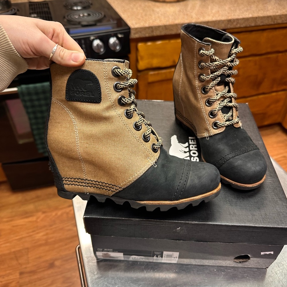 NIB Sorel Women's PDX Wedge Boots